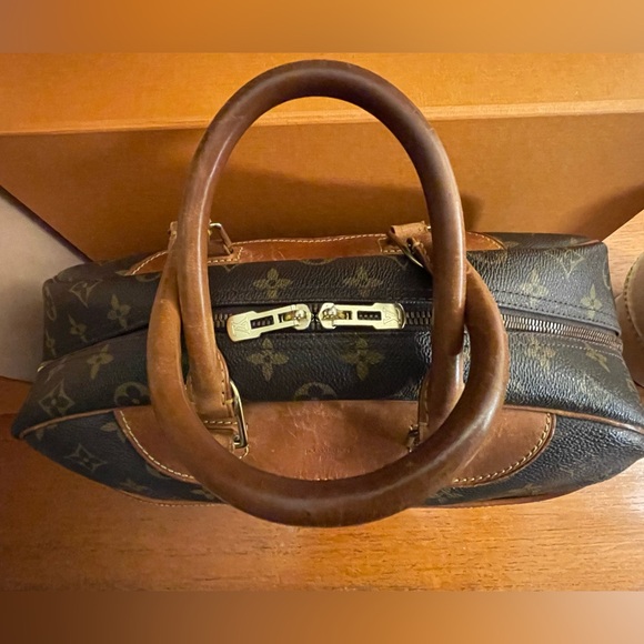 Authentic Louis Vuitton Deauville - Picture 13 of 16